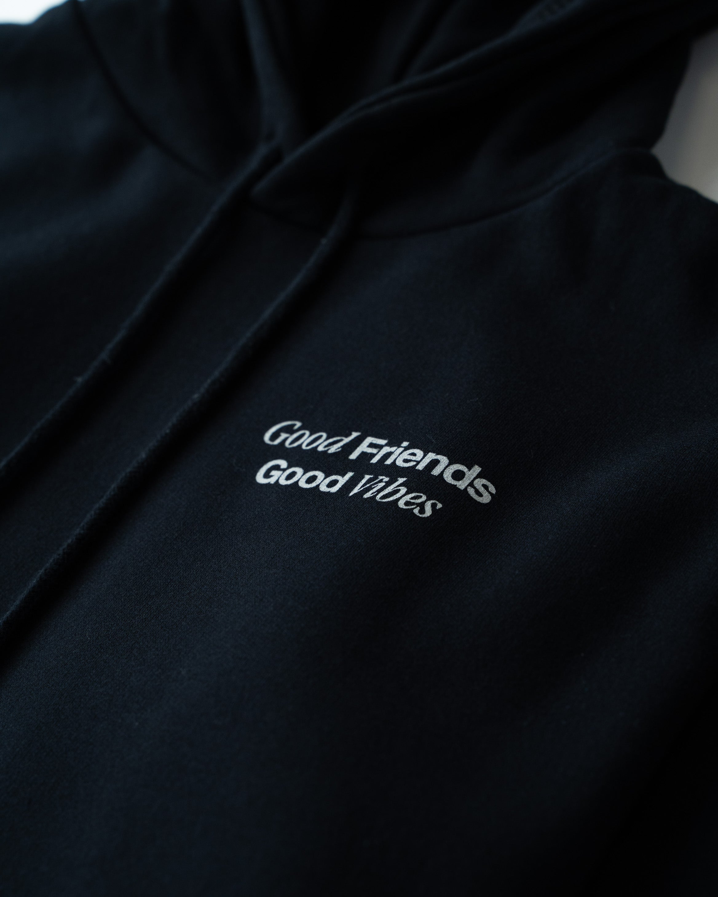 Hoodie Good Friends / Preto