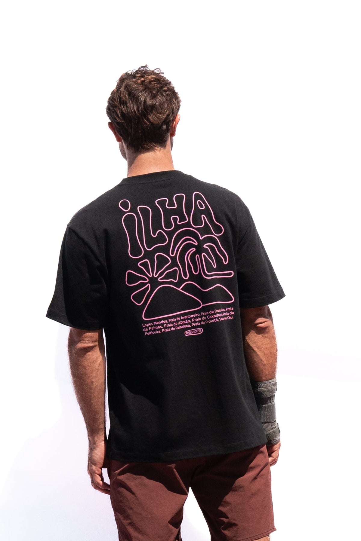 T-Shirt Ilha Preta Oversized